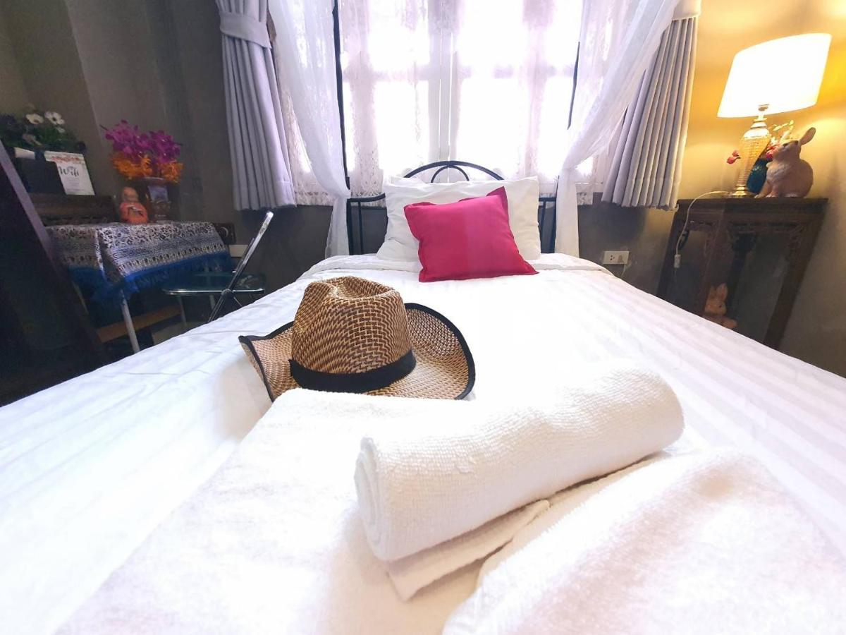 The Unforgotten B&B Bangkok Ngoại thất bức ảnh